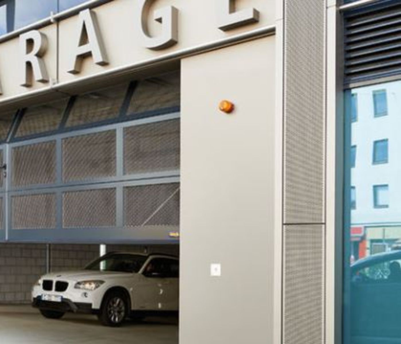 Gyűjtőgar&aacute;zs-kapu